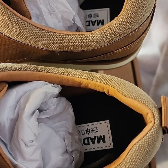 Men's Madden M Landen shoe  size 9 NWOT in box - Picture 4 of 8